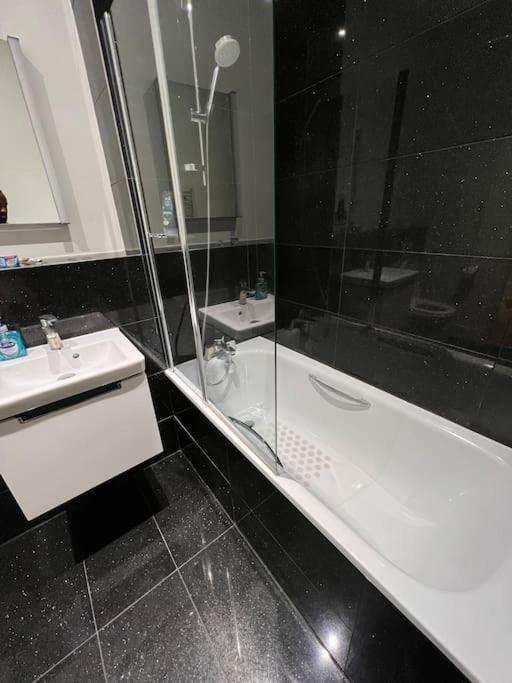 Cozy Modern Apartment In Croydon Central Luaran gambar